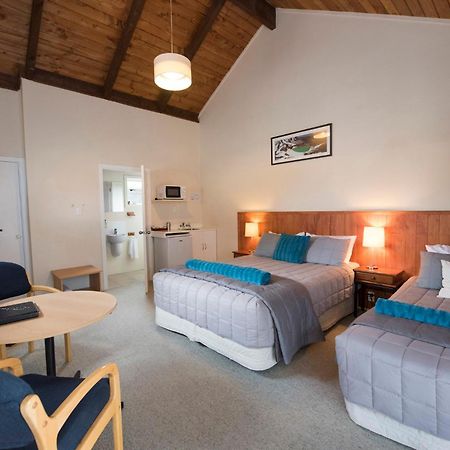 Adventure Lodge And Motels And Tongariro Crossing Track Transport Нашенал-Парк Екстер'єр фото