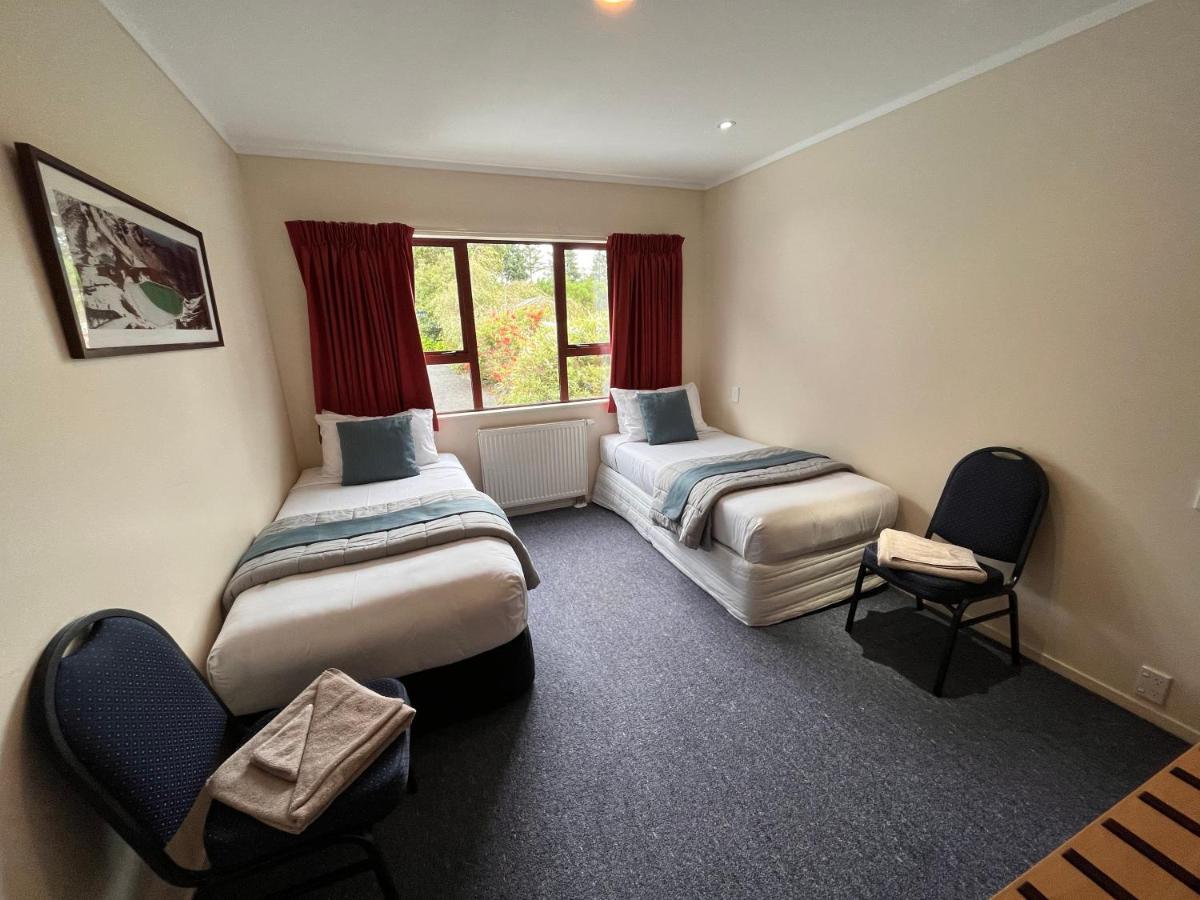 Adventure Lodge And Motels And Tongariro Crossing Track Transport Нашенал-Парк Екстер'єр фото