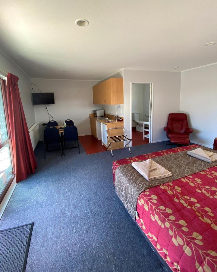 Adventure Lodge And Motels And Tongariro Crossing Track Transport Нашенал-Парк Екстер'єр фото