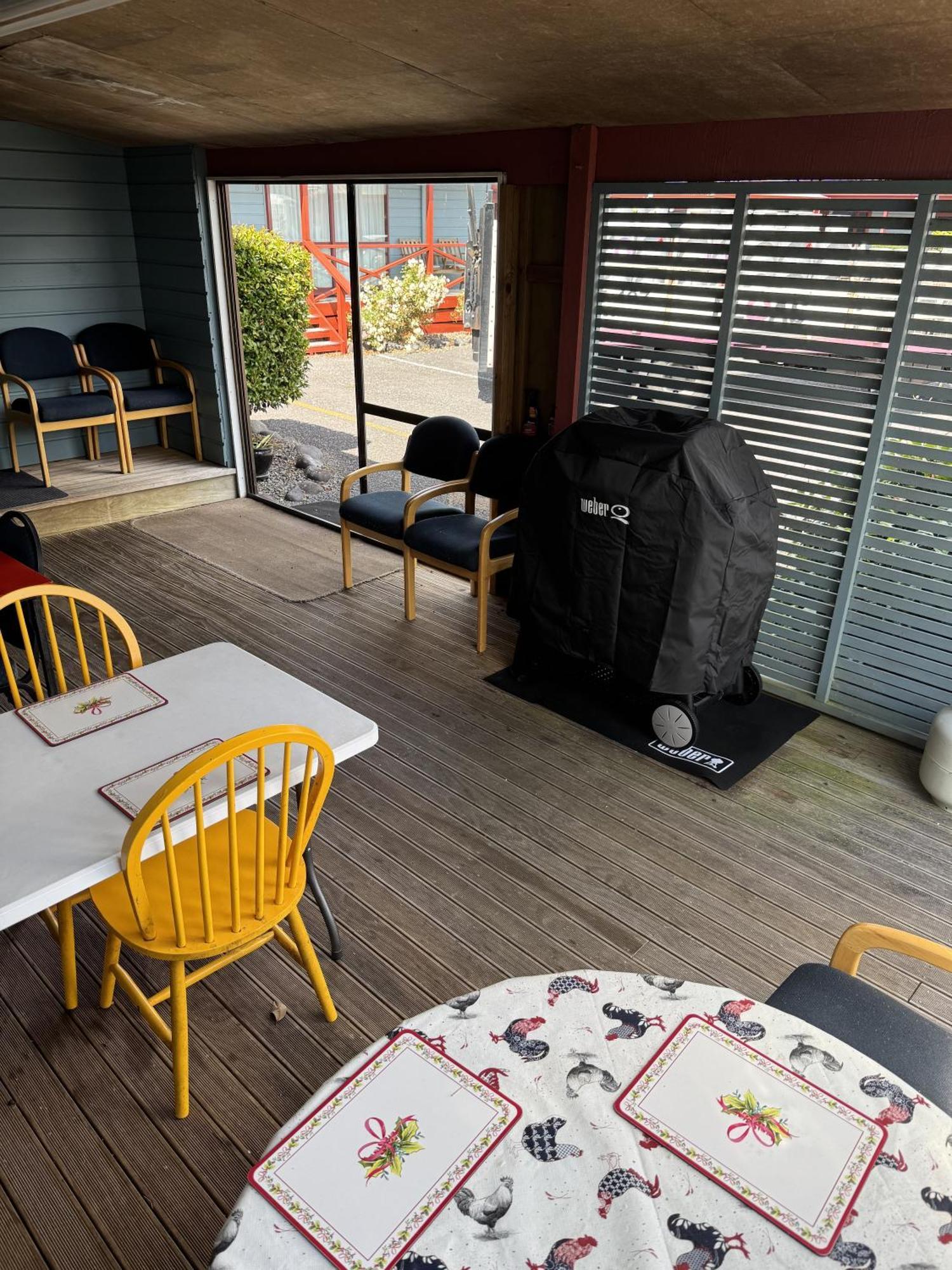 Adventure Lodge And Motels And Tongariro Crossing Track Transport Нашенал-Парк Екстер'єр фото