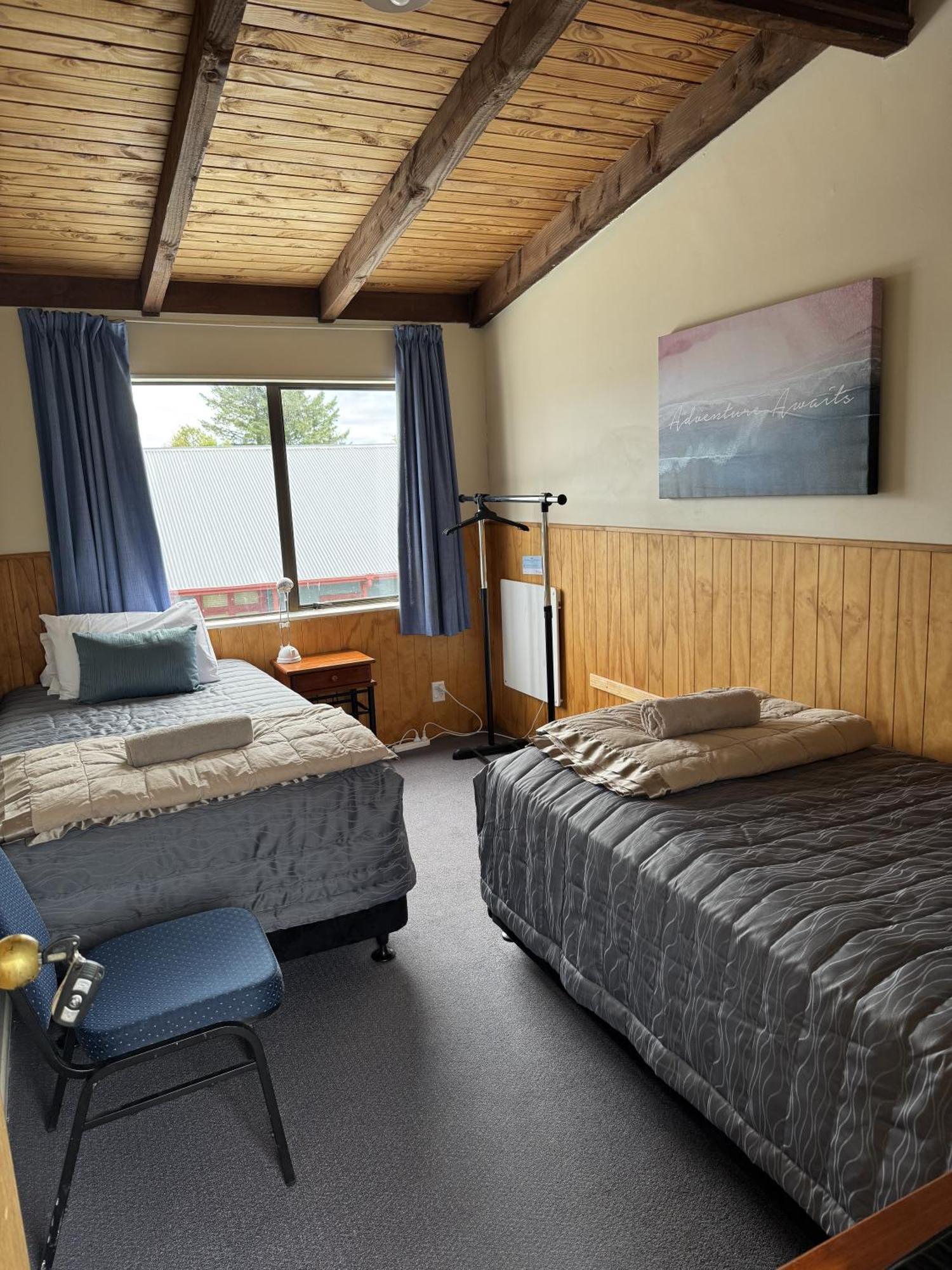 Adventure Lodge And Motels And Tongariro Crossing Track Transport Нашенал-Парк Екстер'єр фото